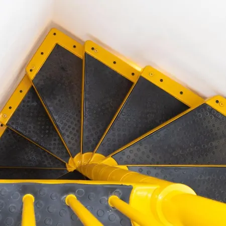 Free Wi-fi, Parking & Bike Service * Lecco