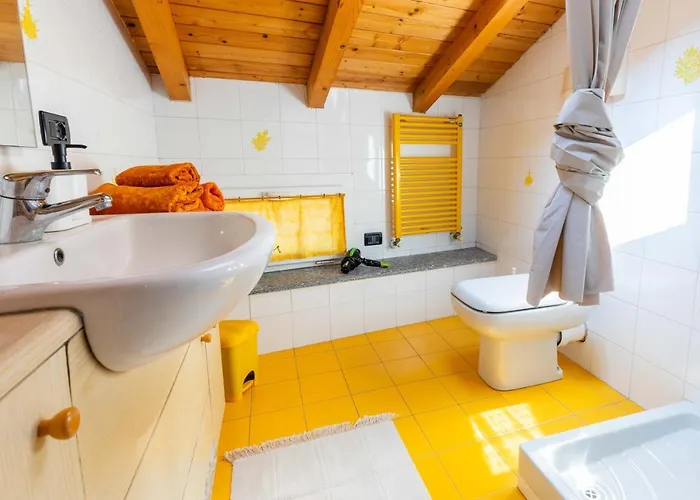 Free Wi-fi, Parking & Bike Service Lecco